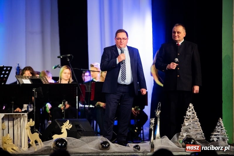 Zdjęcie w galerii na portalu naszraciborz.pl: Koncert Noworoczny DFK w DK Strzecha wiadomości z regionu