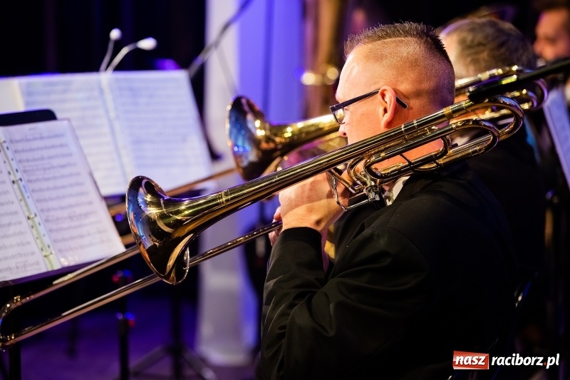 Zdjęcie w galerii na portalu naszraciborz.pl: Koncert Noworoczny DFK w DK Strzecha wiadomości z regionu