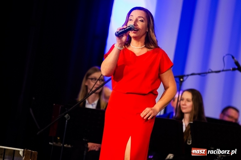 Zdjęcie w galerii na portalu naszraciborz.pl: Koncert Noworoczny DFK w DK Strzecha wiadomości z regionu