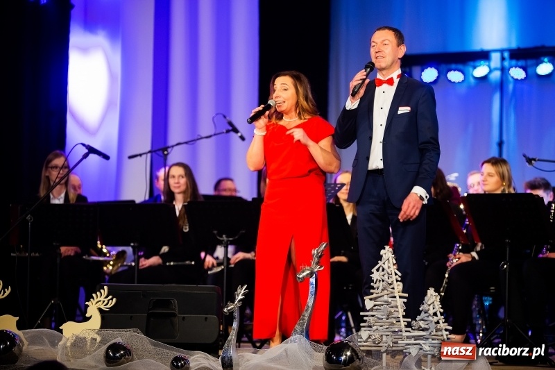 Zdjęcie w galerii na portalu naszraciborz.pl: Koncert Noworoczny DFK w DK Strzecha wiadomości z regionu