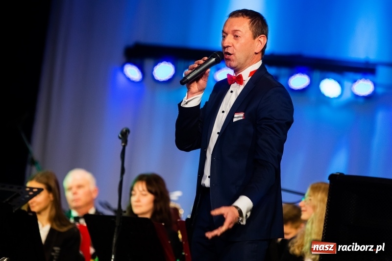 Zdjęcie w galerii na portalu naszraciborz.pl: Koncert Noworoczny DFK w DK Strzecha wiadomości z regionu