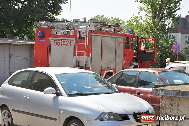 Zdjęcie w galerii na portalu naszraciborz.pl: Mama zatrzaśnięta na balkonie wiadomości z regionu