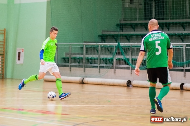 Zdjęcie w galerii na portalu naszraciborz.pl: Sobota w HLPN. Prawie pięćdziesiąt goli w lidze futsalu wiadomości z regionu