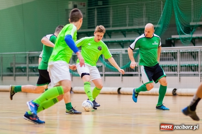 Zdjęcie w galerii na portalu naszraciborz.pl: Sobota w HLPN. Prawie pięćdziesiąt goli w lidze futsalu wiadomości z regionu