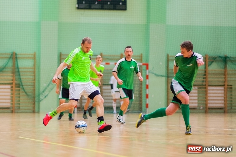 Zdjęcie w galerii na portalu naszraciborz.pl: Sobota w HLPN. Prawie pięćdziesiąt goli w lidze futsalu wiadomości z regionu