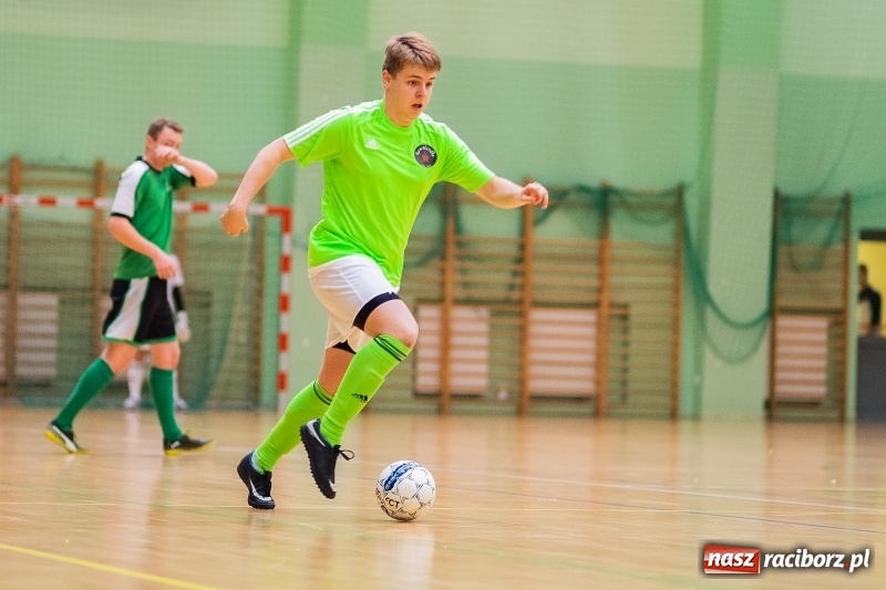 Zdjęcie w galerii na portalu naszraciborz.pl: Sobota w HLPN. Prawie pięćdziesiąt goli w lidze futsalu wiadomości z regionu