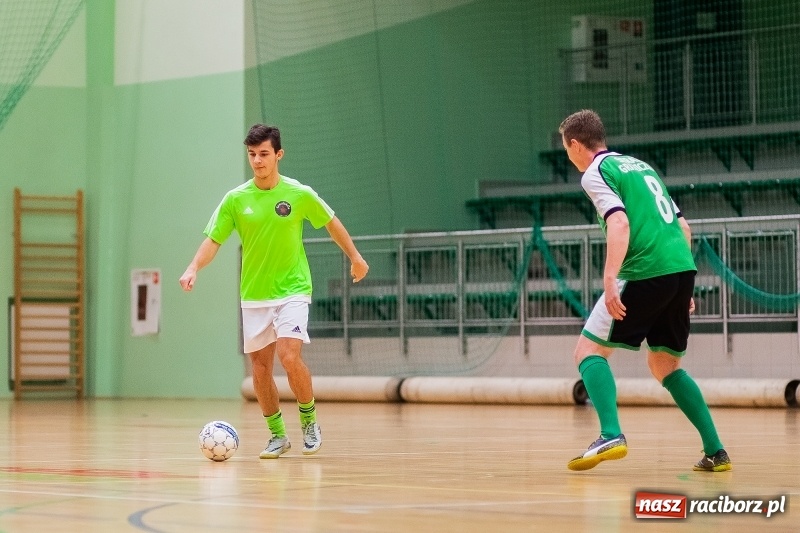 Zdjęcie w galerii na portalu naszraciborz.pl: Sobota w HLPN. Prawie pięćdziesiąt goli w lidze futsalu wiadomości z regionu