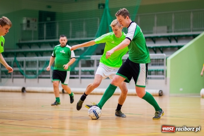 Zdjęcie w galerii na portalu naszraciborz.pl: Sobota w HLPN. Prawie pięćdziesiąt goli w lidze futsalu wiadomości z regionu