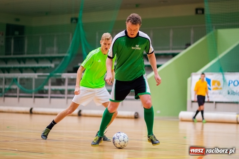 Zdjęcie w galerii na portalu naszraciborz.pl: Sobota w HLPN. Prawie pięćdziesiąt goli w lidze futsalu wiadomości z regionu