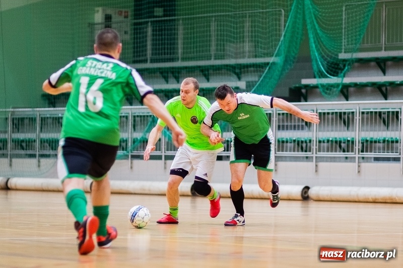 Zdjęcie w galerii na portalu naszraciborz.pl: Sobota w HLPN. Prawie pięćdziesiąt goli w lidze futsalu wiadomości z regionu