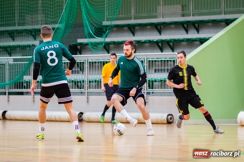 Zdjęcie w galerii na portalu naszraciborz.pl: Sobota w HLPN. Prawie pięćdziesiąt goli w lidze futsalu wiadomości z regionu