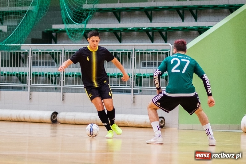 Zdjęcie w galerii na portalu naszraciborz.pl: Sobota w HLPN. Prawie pięćdziesiąt goli w lidze futsalu wiadomości z regionu