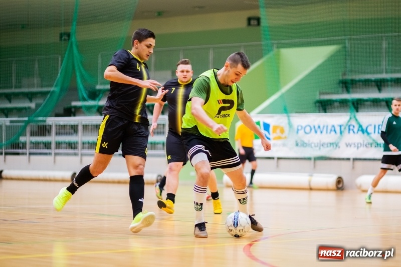 Zdjęcie w galerii na portalu naszraciborz.pl: Sobota w HLPN. Prawie pięćdziesiąt goli w lidze futsalu wiadomości z regionu