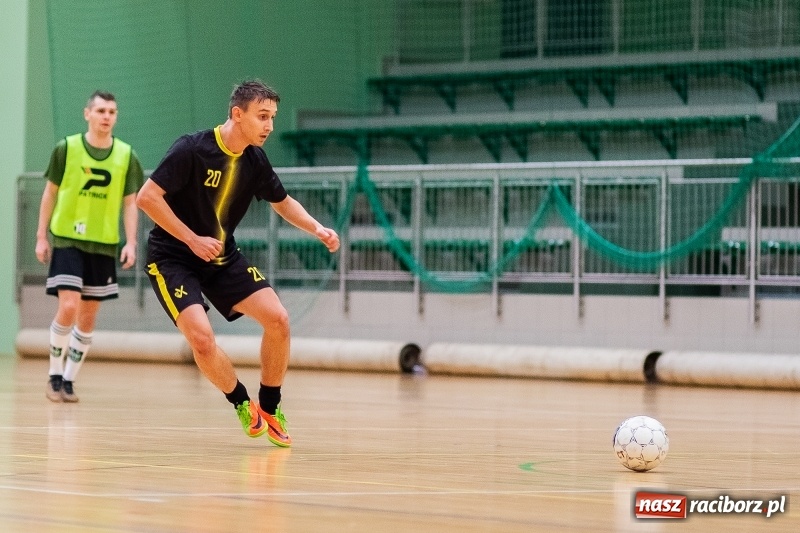 Zdjęcie w galerii na portalu naszraciborz.pl: Sobota w HLPN. Prawie pięćdziesiąt goli w lidze futsalu wiadomości z regionu