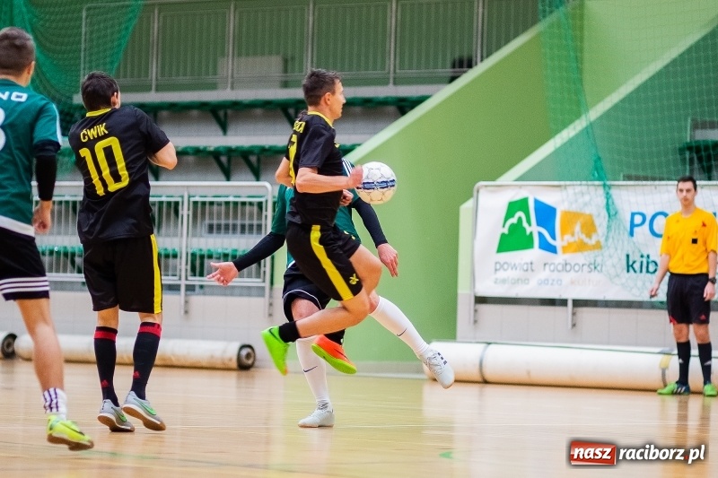 Zdjęcie w galerii na portalu naszraciborz.pl: Sobota w HLPN. Prawie pięćdziesiąt goli w lidze futsalu wiadomości z regionu