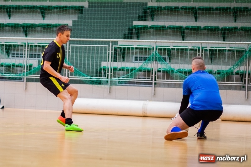 Zdjęcie w galerii na portalu naszraciborz.pl: Sobota w HLPN. Prawie pięćdziesiąt goli w lidze futsalu wiadomości z regionu