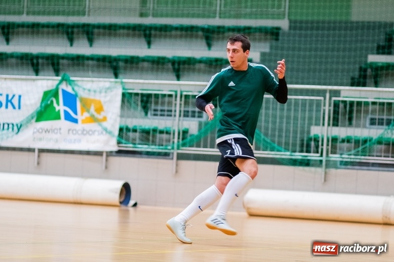 Zdjęcie w galerii na portalu naszraciborz.pl: Sobota w HLPN. Prawie pięćdziesiąt goli w lidze futsalu wiadomości z regionu