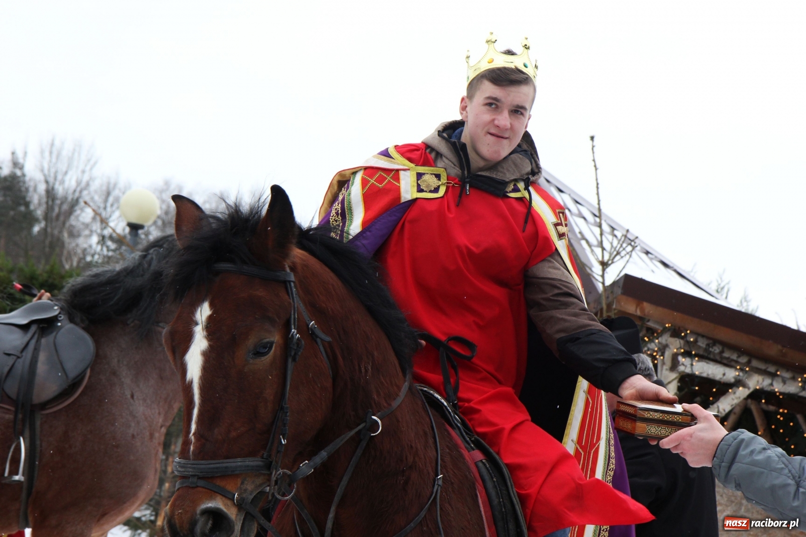 Zdjęcie w galerii na portalu naszraciborz.pl: Orszak Trzech Króli i wspólne kolędowanie w Kobyli wiadomości z regionu