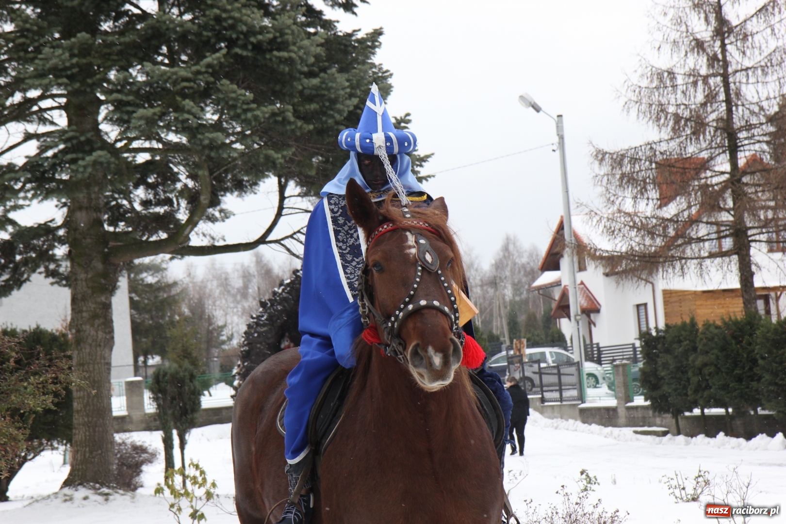 Zdjęcie w galerii na portalu naszraciborz.pl: Orszak Trzech Króli i wspólne kolędowanie w Kobyli wiadomości z regionu