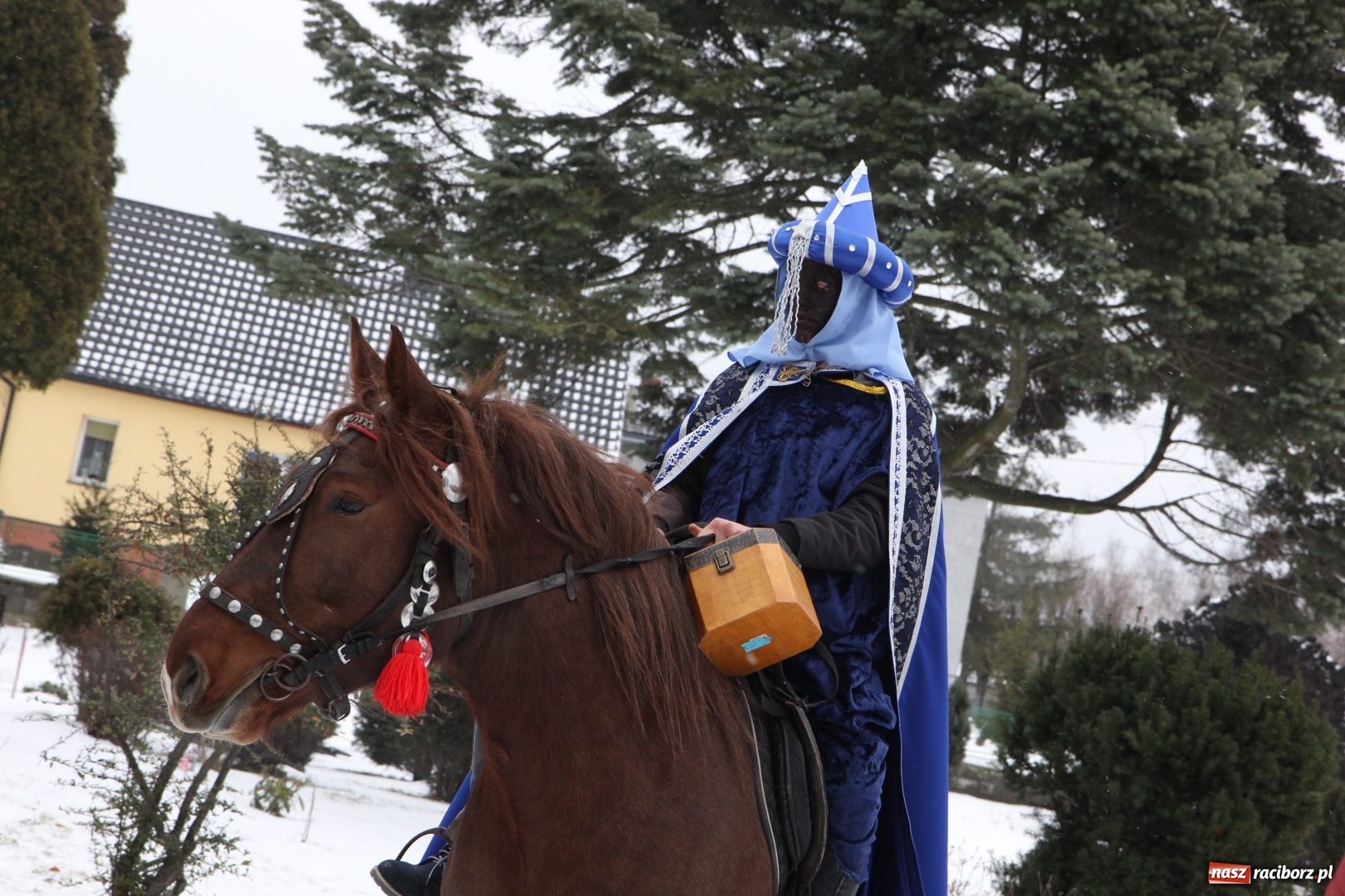 Zdjęcie w galerii na portalu naszraciborz.pl: Orszak Trzech Króli i wspólne kolędowanie w Kobyli wiadomości z regionu