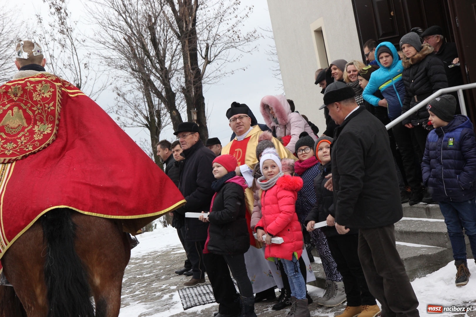 Zdjęcie w galerii na portalu naszraciborz.pl: Orszak Trzech Króli i wspólne kolędowanie w Kobyli wiadomości z regionu