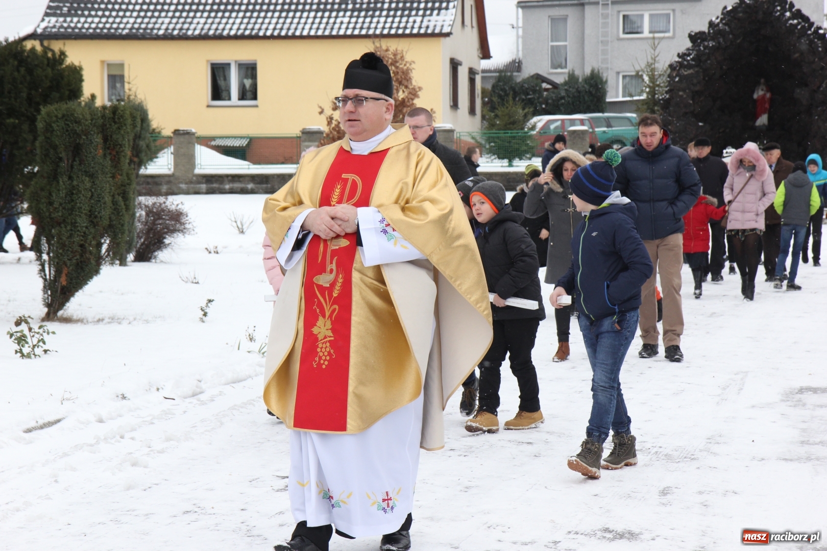 Zdjęcie w galerii na portalu naszraciborz.pl: Orszak Trzech Króli i wspólne kolędowanie w Kobyli wiadomości z regionu