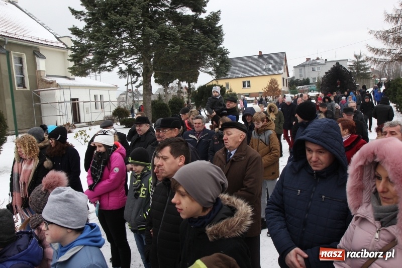 Zdjęcie w galerii na portalu naszraciborz.pl: Orszak Trzech Króli i wspólne kolędowanie w Kobyli wiadomości z regionu