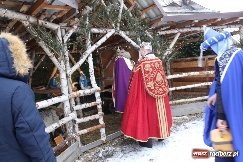 Zdjęcie w galerii na portalu naszraciborz.pl: Orszak Trzech Króli i wspólne kolędowanie w Kobyli wiadomości z regionu