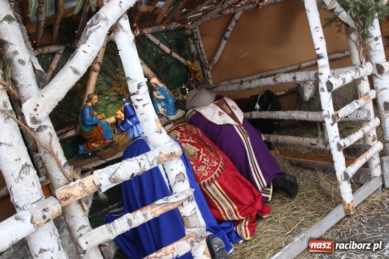Zdjęcie w galerii na portalu naszraciborz.pl: Orszak Trzech Króli i wspólne kolędowanie w Kobyli wiadomości z regionu