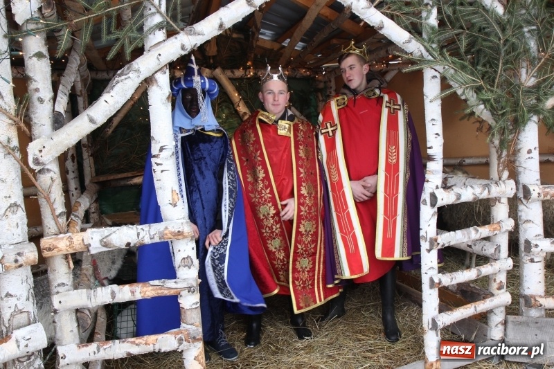 Zdjęcie w galerii na portalu naszraciborz.pl: Orszak Trzech Króli i wspólne kolędowanie w Kobyli wiadomości z regionu