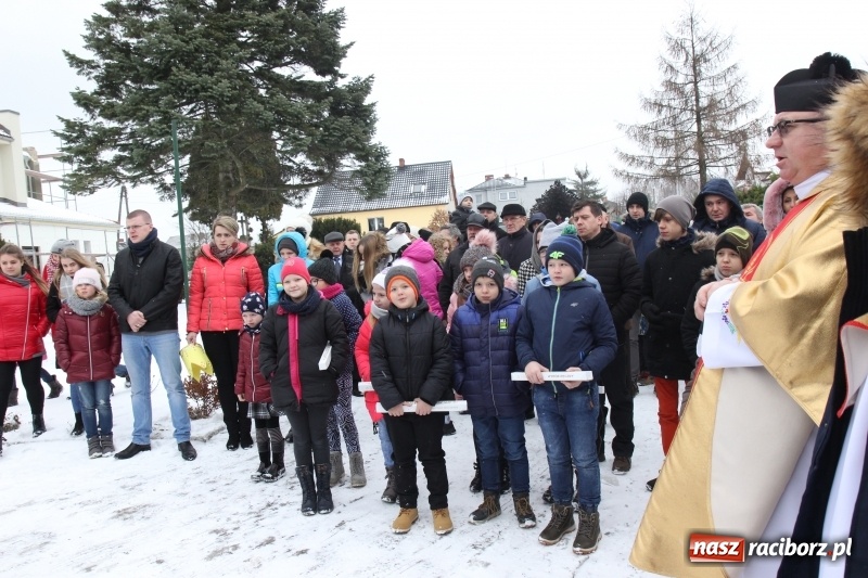 Zdjęcie w galerii na portalu naszraciborz.pl: Orszak Trzech Króli i wspólne kolędowanie w Kobyli wiadomości z regionu