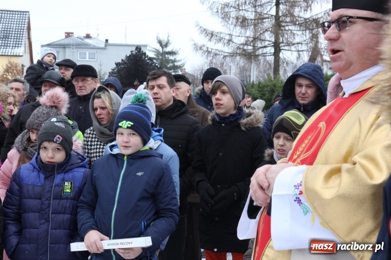 Zdjęcie w galerii na portalu naszraciborz.pl: Orszak Trzech Króli i wspólne kolędowanie w Kobyli wiadomości z regionu