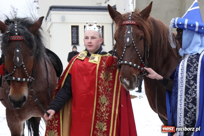 Zdjęcie w galerii na portalu naszraciborz.pl: Orszak Trzech Króli i wspólne kolędowanie w Kobyli wiadomości z regionu