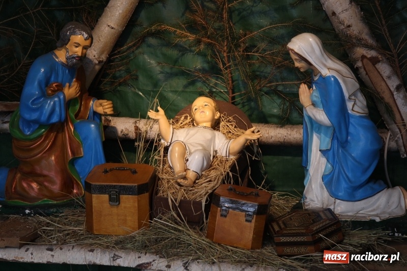 Zdjęcie w galerii na portalu naszraciborz.pl: Orszak Trzech Króli i wspólne kolędowanie w Kobyli wiadomości z regionu