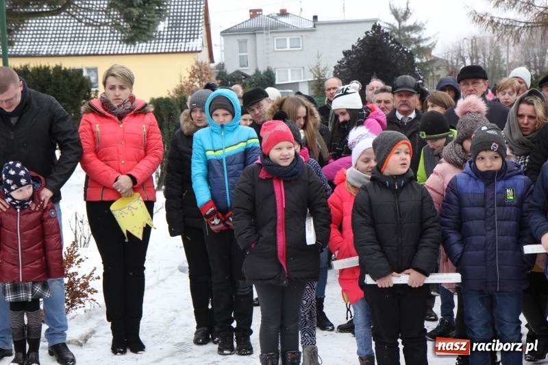 Zdjęcie w galerii na portalu naszraciborz.pl: Orszak Trzech Króli i wspólne kolędowanie w Kobyli wiadomości z regionu