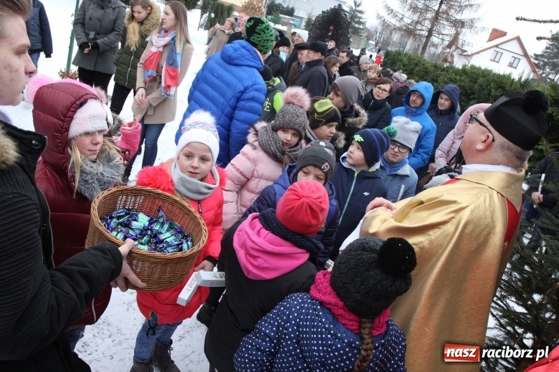 Zdjęcie w galerii na portalu naszraciborz.pl: Orszak Trzech Króli i wspólne kolędowanie w Kobyli wiadomości z regionu