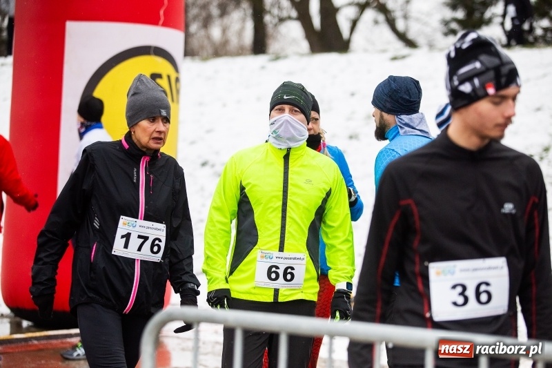 Zdjęcie w galerii na portalu naszraciborz.pl: Paweł Pac z Brzegu wygrał dziś V Bieg Nadodrzański w Raciborzu FOTO i WIDEO wiadomości z regionu