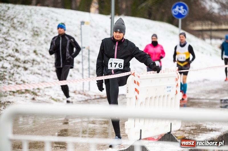 Zdjęcie w galerii na portalu naszraciborz.pl: Paweł Pac z Brzegu wygrał dziś V Bieg Nadodrzański w Raciborzu FOTO i WIDEO wiadomości z regionu