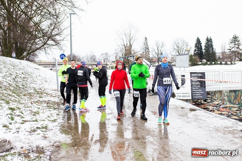 Zdjęcie w galerii na portalu naszraciborz.pl: Paweł Pac z Brzegu wygrał dziś V Bieg Nadodrzański w Raciborzu FOTO i WIDEO wiadomości z regionu