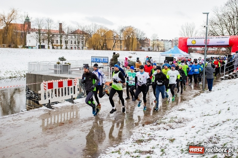 Zdjęcie w galerii na portalu naszraciborz.pl: Paweł Pac z Brzegu wygrał dziś V Bieg Nadodrzański w Raciborzu FOTO i WIDEO wiadomości z regionu
