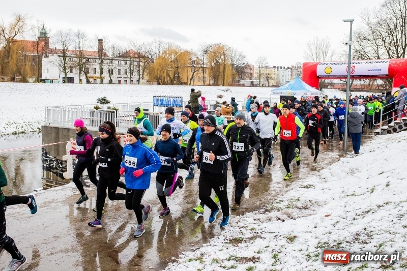 Zdjęcie w galerii na portalu naszraciborz.pl: Paweł Pac z Brzegu wygrał dziś V Bieg Nadodrzański w Raciborzu FOTO i WIDEO wiadomości z regionu