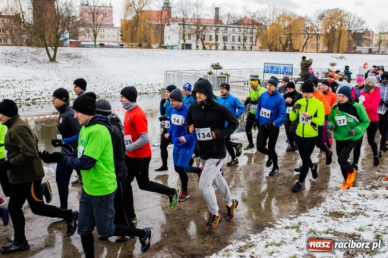 Zdjęcie w galerii na portalu naszraciborz.pl: Paweł Pac z Brzegu wygrał dziś V Bieg Nadodrzański w Raciborzu FOTO i WIDEO wiadomości z regionu