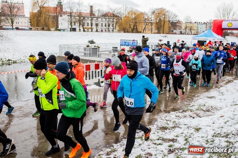 Zdjęcie w galerii na portalu naszraciborz.pl: Paweł Pac z Brzegu wygrał dziś V Bieg Nadodrzański w Raciborzu FOTO i WIDEO wiadomości z regionu