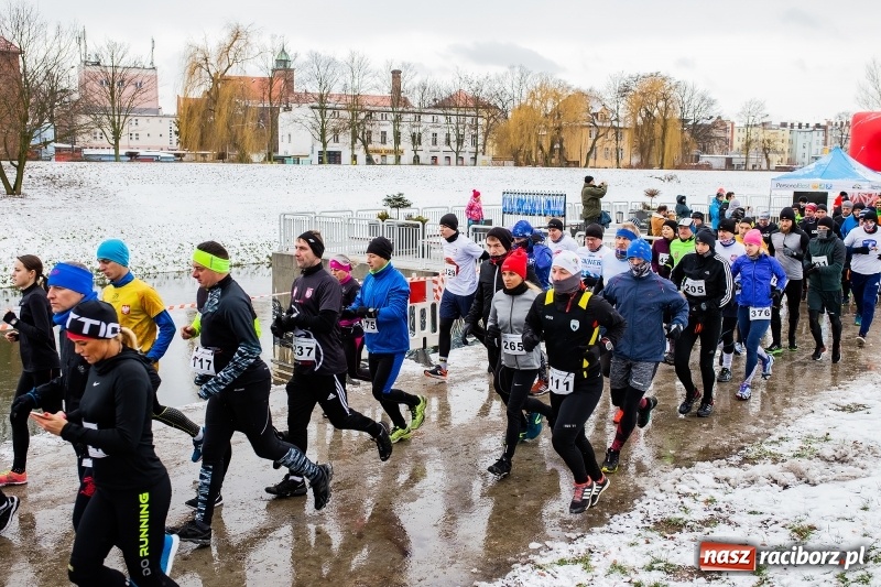 Zdjęcie w galerii na portalu naszraciborz.pl: Paweł Pac z Brzegu wygrał dziś V Bieg Nadodrzański w Raciborzu FOTO i WIDEO wiadomości z regionu