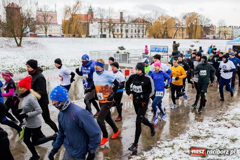 Zdjęcie w galerii na portalu naszraciborz.pl: Paweł Pac z Brzegu wygrał dziś V Bieg Nadodrzański w Raciborzu FOTO i WIDEO wiadomości z regionu