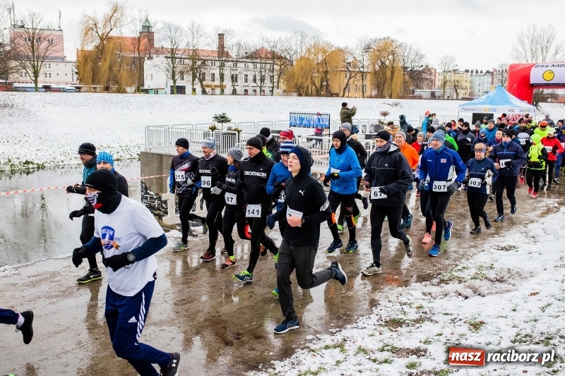 Zdjęcie w galerii na portalu naszraciborz.pl: Paweł Pac z Brzegu wygrał dziś V Bieg Nadodrzański w Raciborzu FOTO i WIDEO wiadomości z regionu