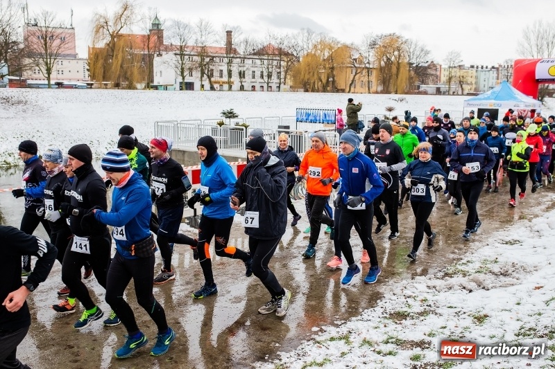 Zdjęcie w galerii na portalu naszraciborz.pl: Paweł Pac z Brzegu wygrał dziś V Bieg Nadodrzański w Raciborzu FOTO i WIDEO wiadomości z regionu