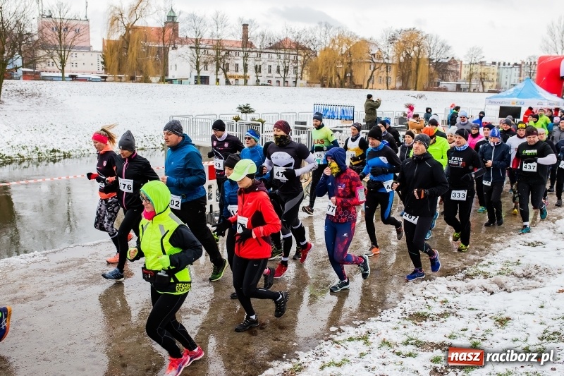 Zdjęcie w galerii na portalu naszraciborz.pl: Paweł Pac z Brzegu wygrał dziś V Bieg Nadodrzański w Raciborzu FOTO i WIDEO wiadomości z regionu