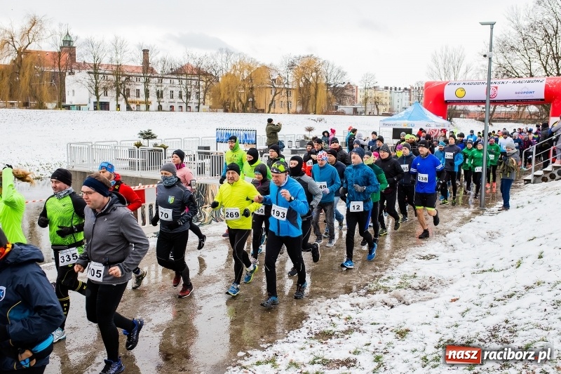 Zdjęcie w galerii na portalu naszraciborz.pl: Paweł Pac z Brzegu wygrał dziś V Bieg Nadodrzański w Raciborzu FOTO i WIDEO wiadomości z regionu