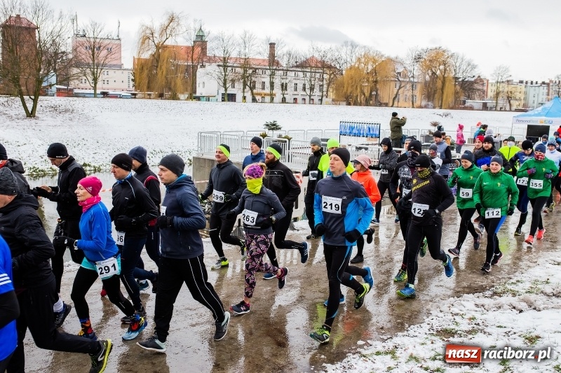 Zdjęcie w galerii na portalu naszraciborz.pl: Paweł Pac z Brzegu wygrał dziś V Bieg Nadodrzański w Raciborzu FOTO i WIDEO wiadomości z regionu